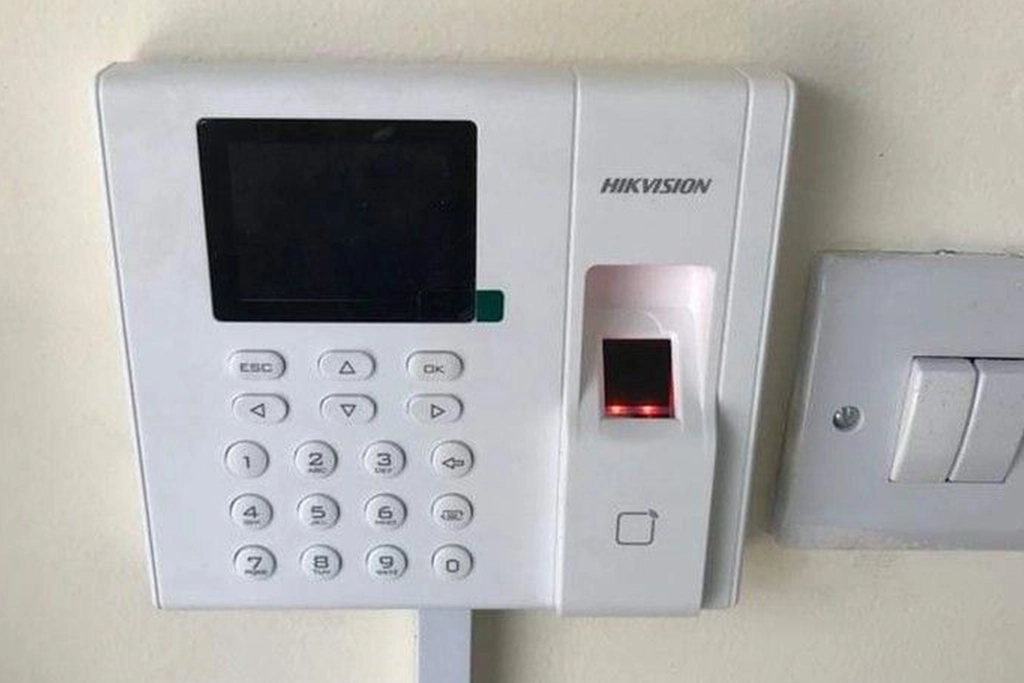 Hikvision biometric access control device